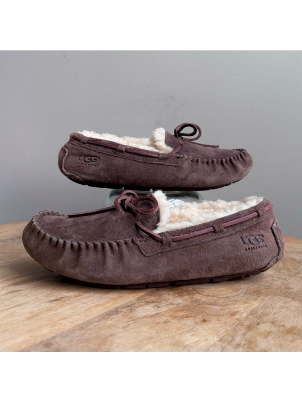 UGG Australia Dakota Espresso Suede Sheepskin Moccasins Slippers Size 7